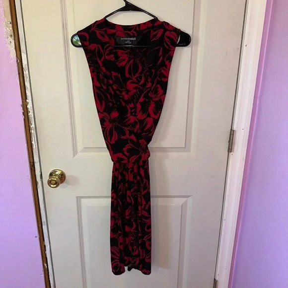 Norma Kamali Sleeveless Faux Wrap Jersey Dress Floral Print Black & Red Size M - Picture 2 of 7